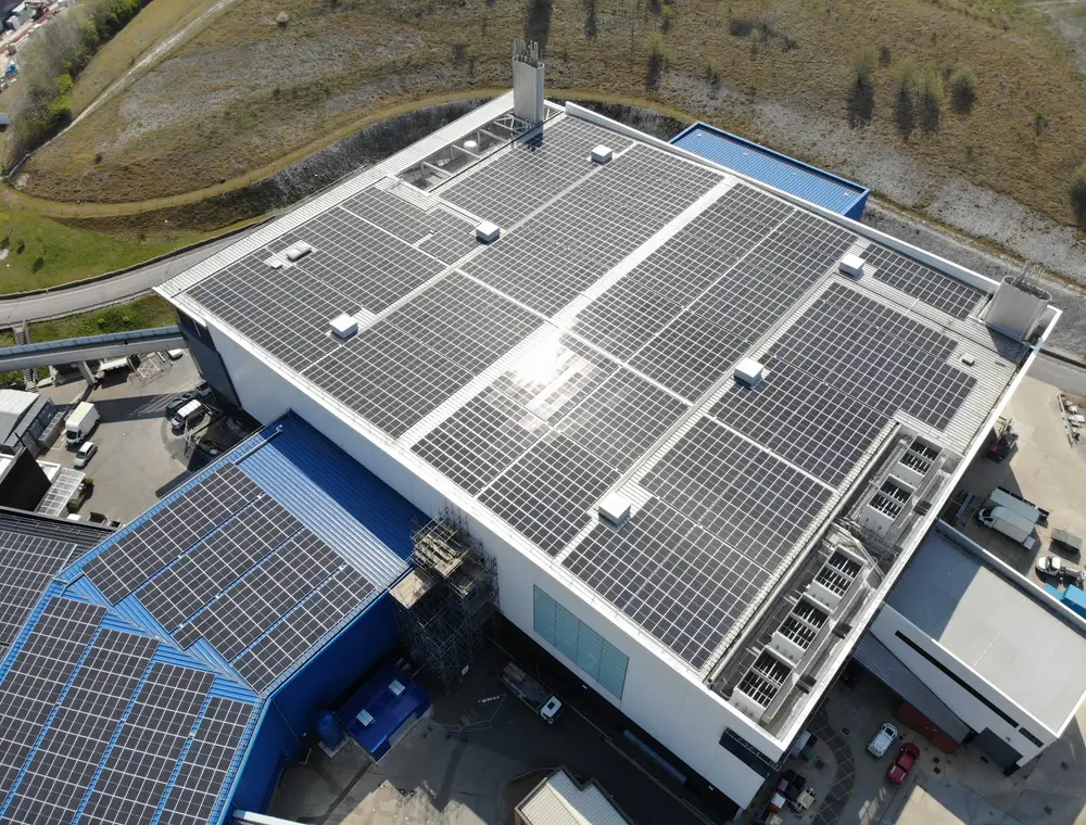 4.1MW DC commercial solar PV array at Harwell Science Campus for UK Research Institute
